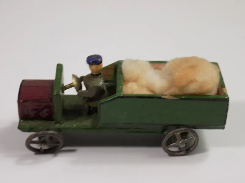 Erzgebirge Rarität Miniatur Nutzfahrzeug Pritsche mit Ladung Metallräder Holz