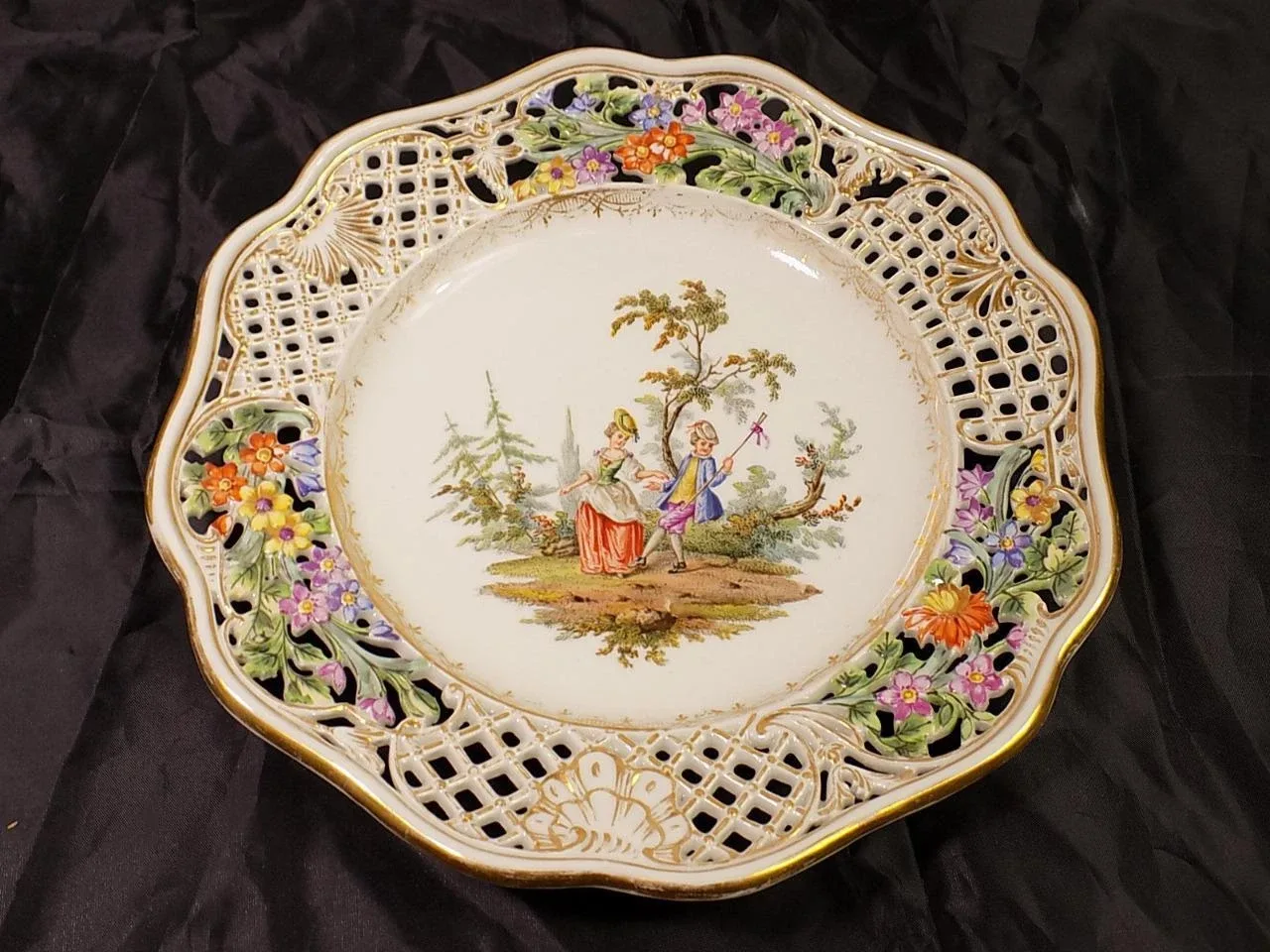 Antiker Meissen Durchbruch Teller Galante Zene Watteaumalerei Floral Porzellan