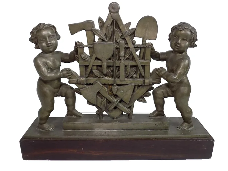 Original Große Skulptur Puttis mit Zunftzeichen Jakob Wilhelm Fehrle 1936 Rare