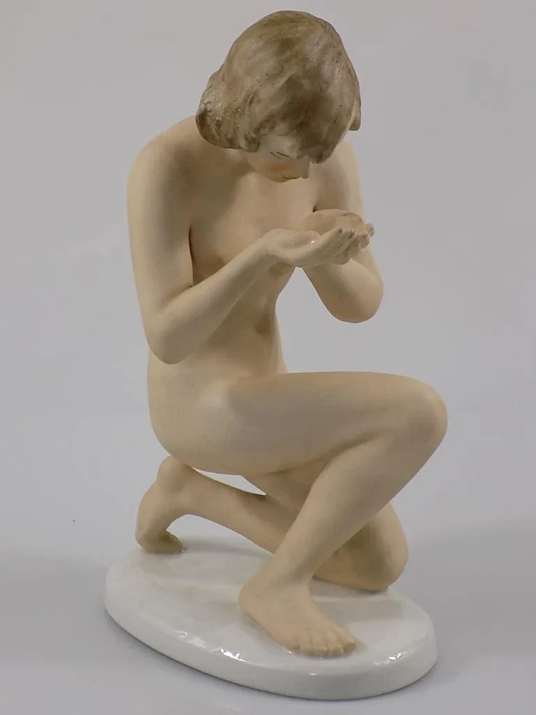 Rare Art Deco Schaubach Kunst die Trikende T.Steiner Porzellan Skulptur 20.Jhd