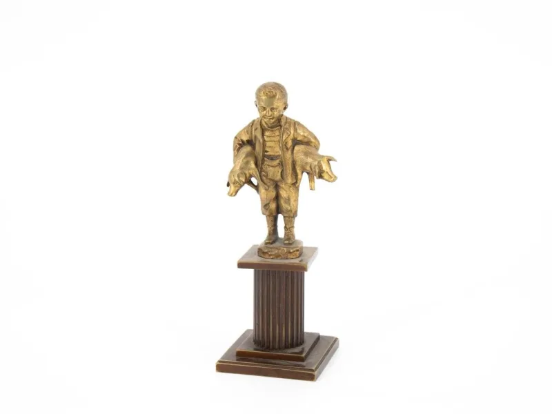 Jugendstil Bronze Figur Junge mit Ferkel Schmidt-Felling Berlin Kleinbronze