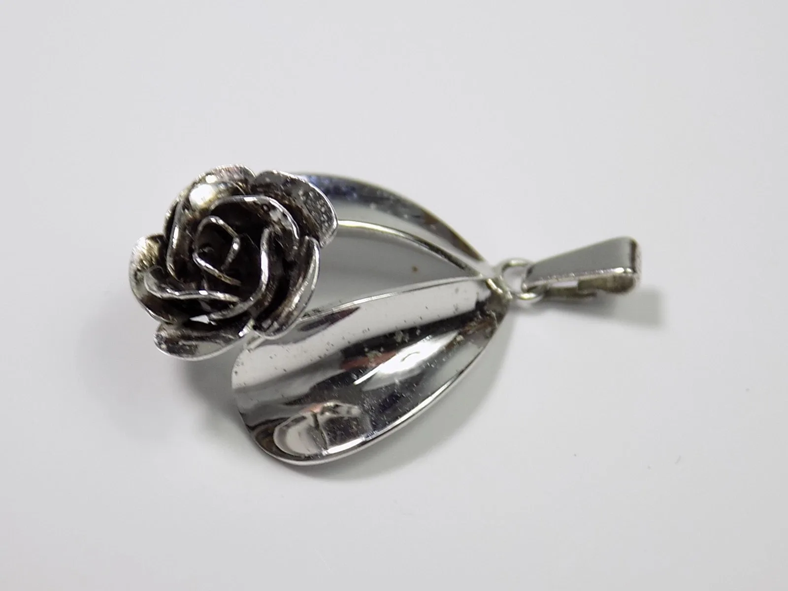Vintage antiker eleganter Damen Anhänger Rosenform 835er Silber 20.JHD