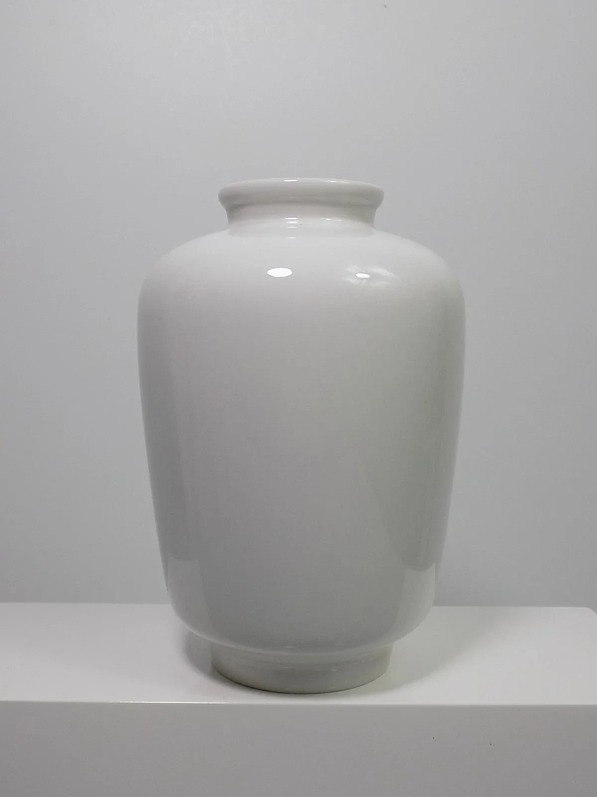 KPM Berlin Porzellan Vase Halle Tee weiß Marguerite Friedlaender Entwurf 1. Wahl