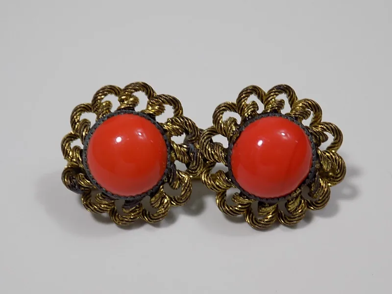 Vintage Jugendstil Brosche mit Koralle Floral Metall Vergoldet Antikschmuck
