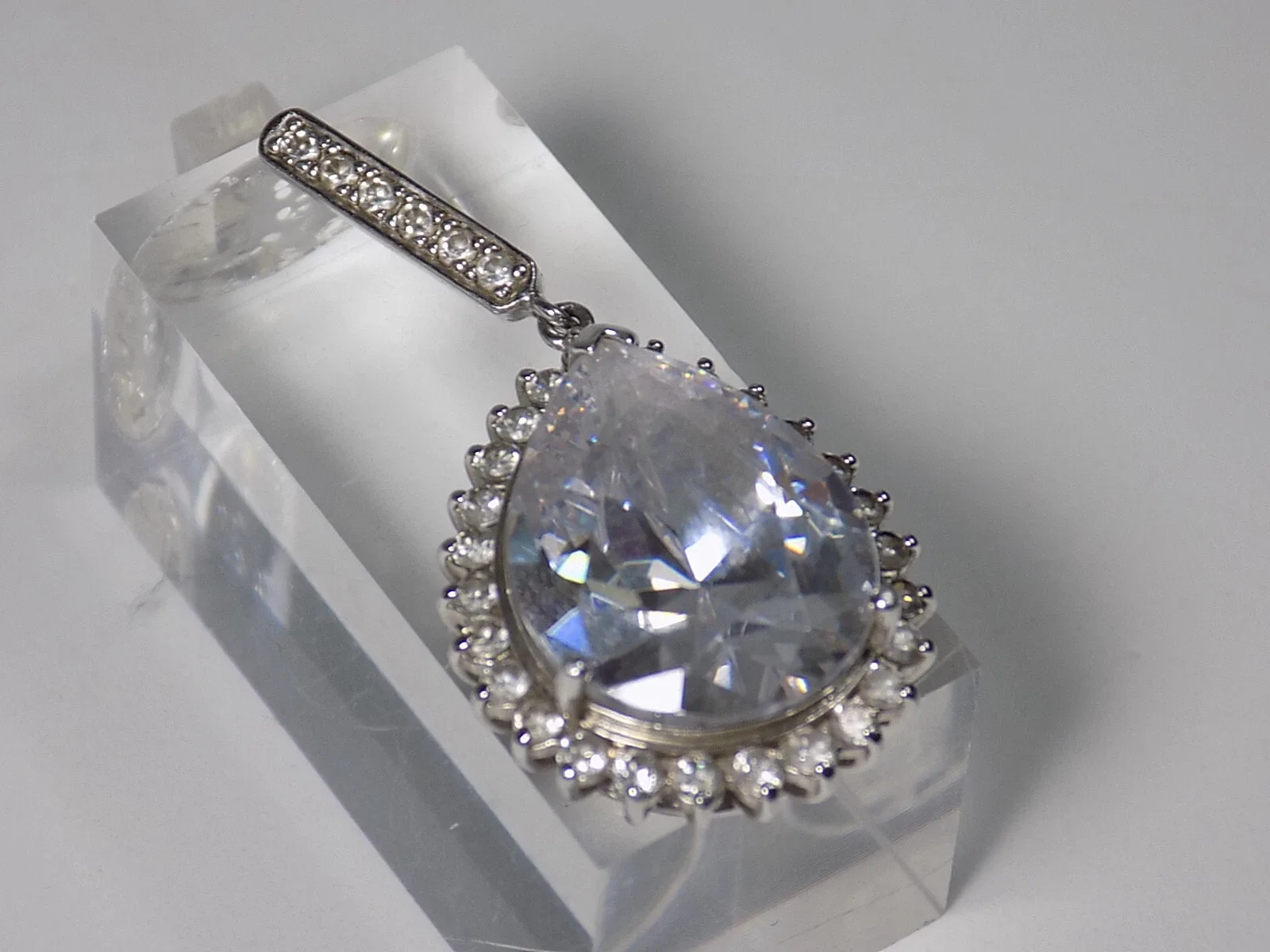 Vintage eleganter Damen Anhänger Bergkristall mit Schliff 925er Silber CZ db