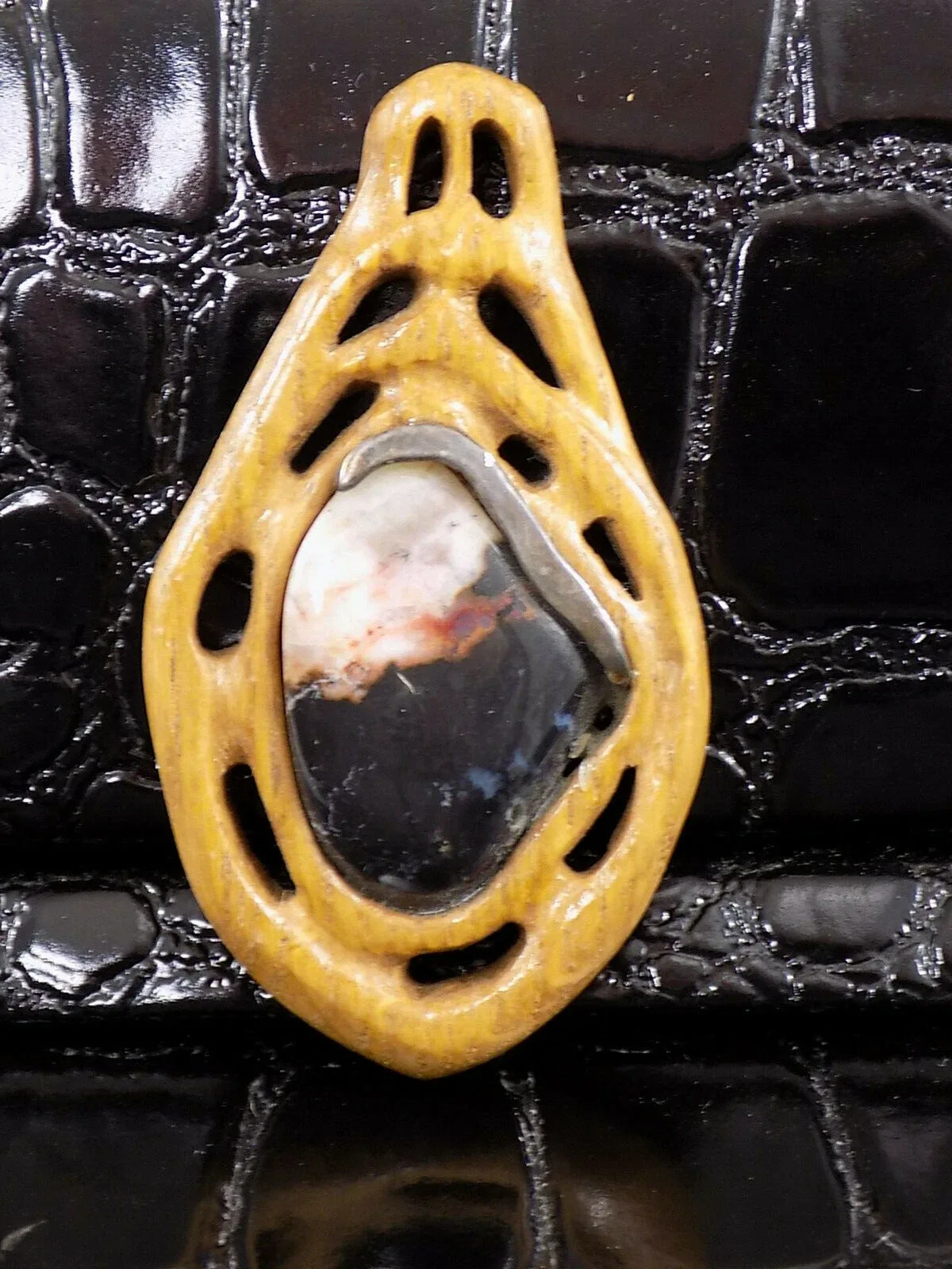 Vintage Designer Damen Holzschmuck Anhänger Edelstein Sard Onyx Edelholz Mode