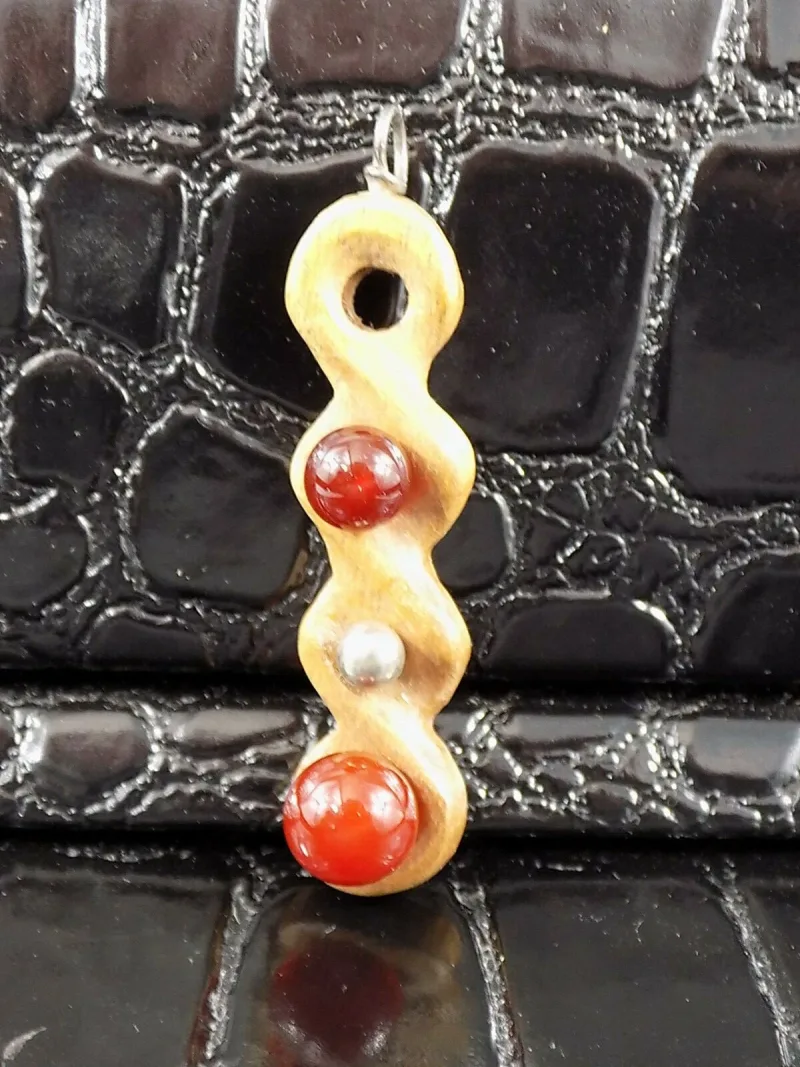 Vintage Designer Damen Holzschmuck Anhänger Edelstein Karneol Edelholz Mode