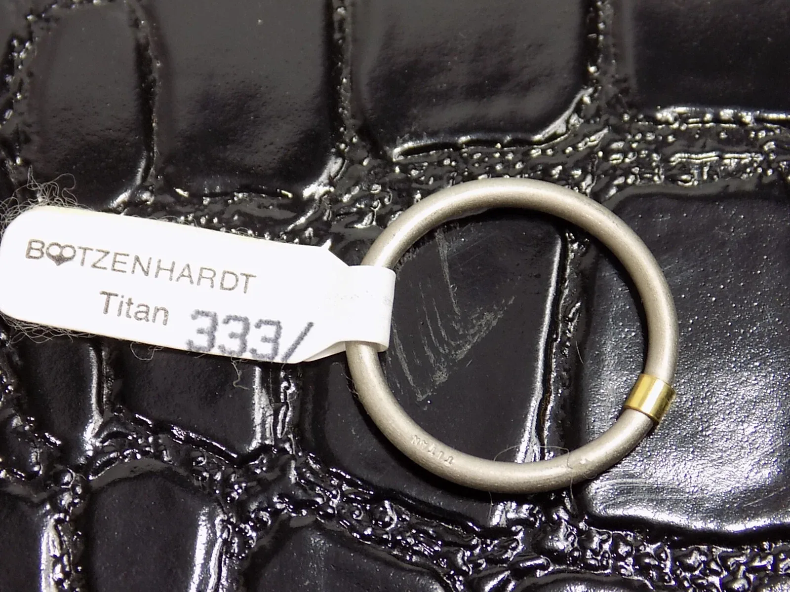 Eleganter Damenring Bootzenhardt Titan Gold 333er größe 54 Designschmuck