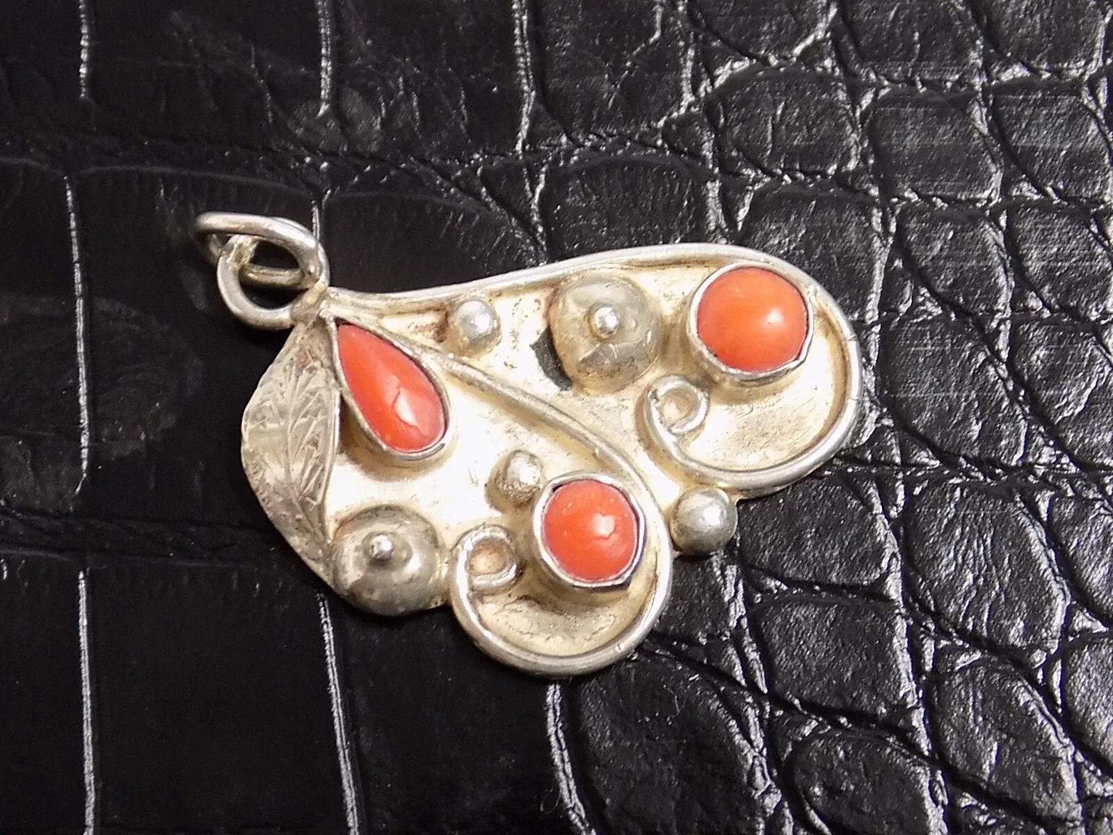 Jugendstil Charm Damen Anhänger Koralle Silber Floral Herzform 20.JHD