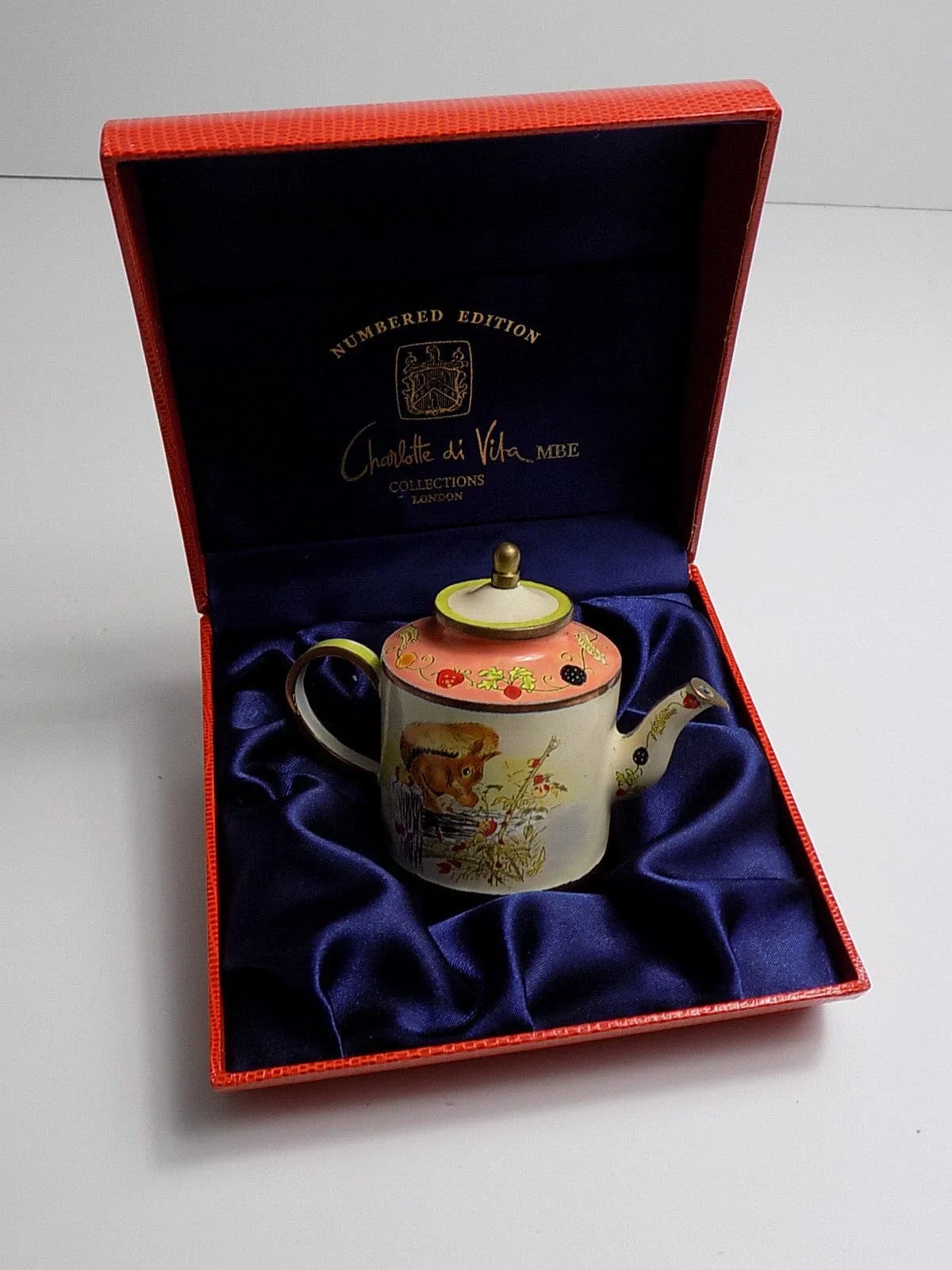 Vintage Charlotte Di Vita handbemalte kleine Teekanne Emaille auf Kupfer in Box