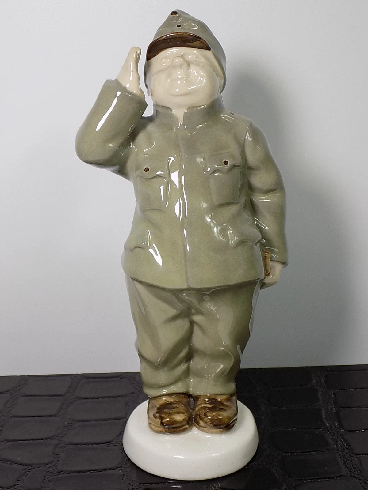 Antike Porzellan Figur Royal Dux Braver Soldat Schwejk Polychromer Bemalung